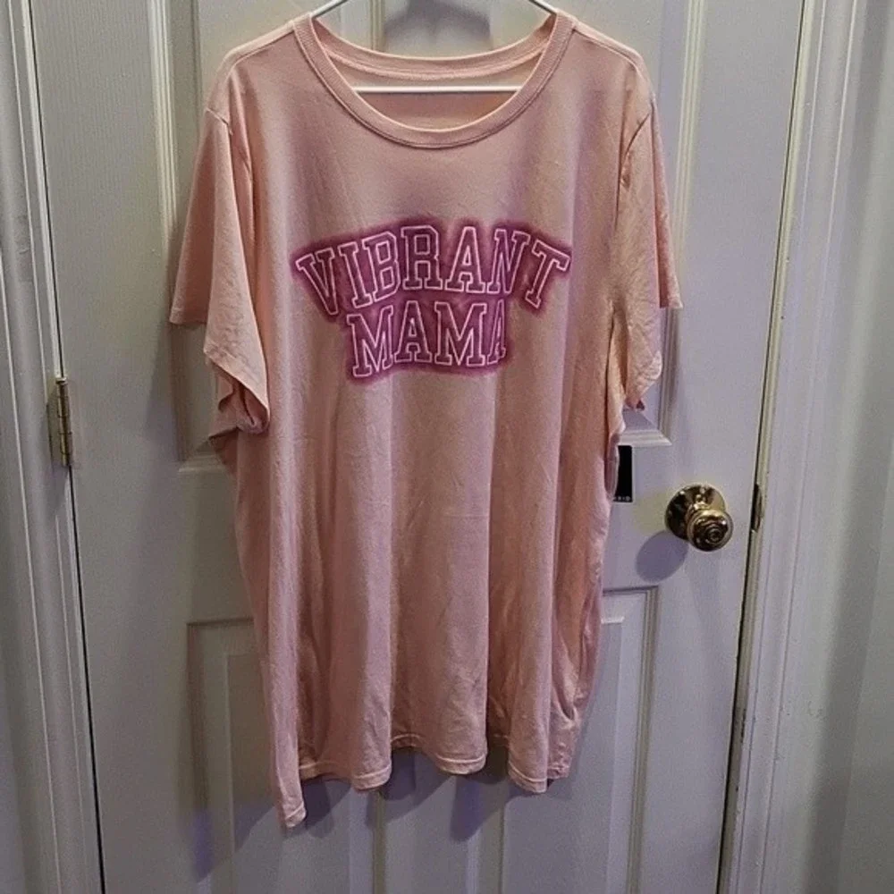 NWT Torrid Vibrant Mama Graphic T-Shirt Size 4 /4X 26 - Picture 1 of 6